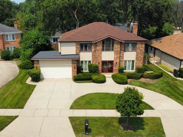 3320 Lakewood Court, Glenview, IL 60025
