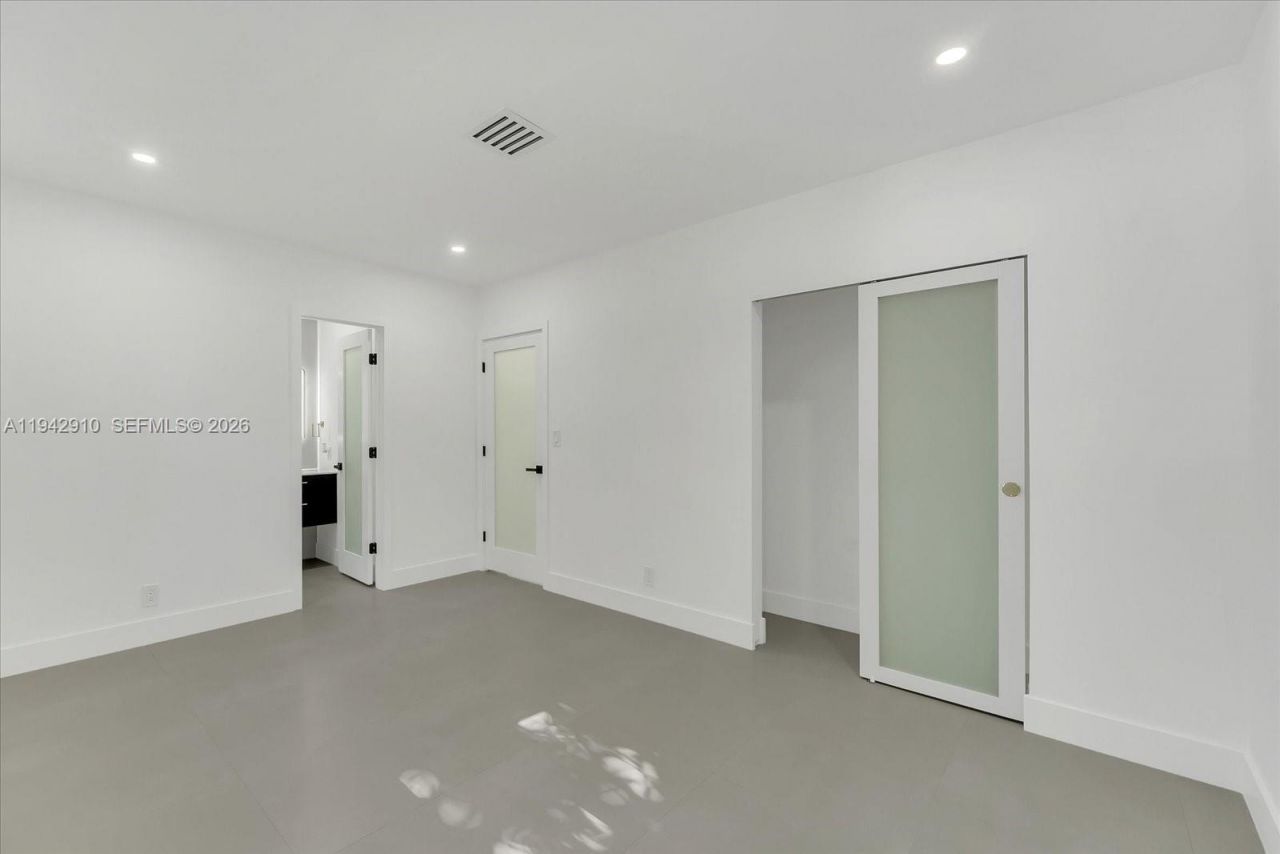 1110 NW 183rd St , Miami Gardens, FL 33169 Photo