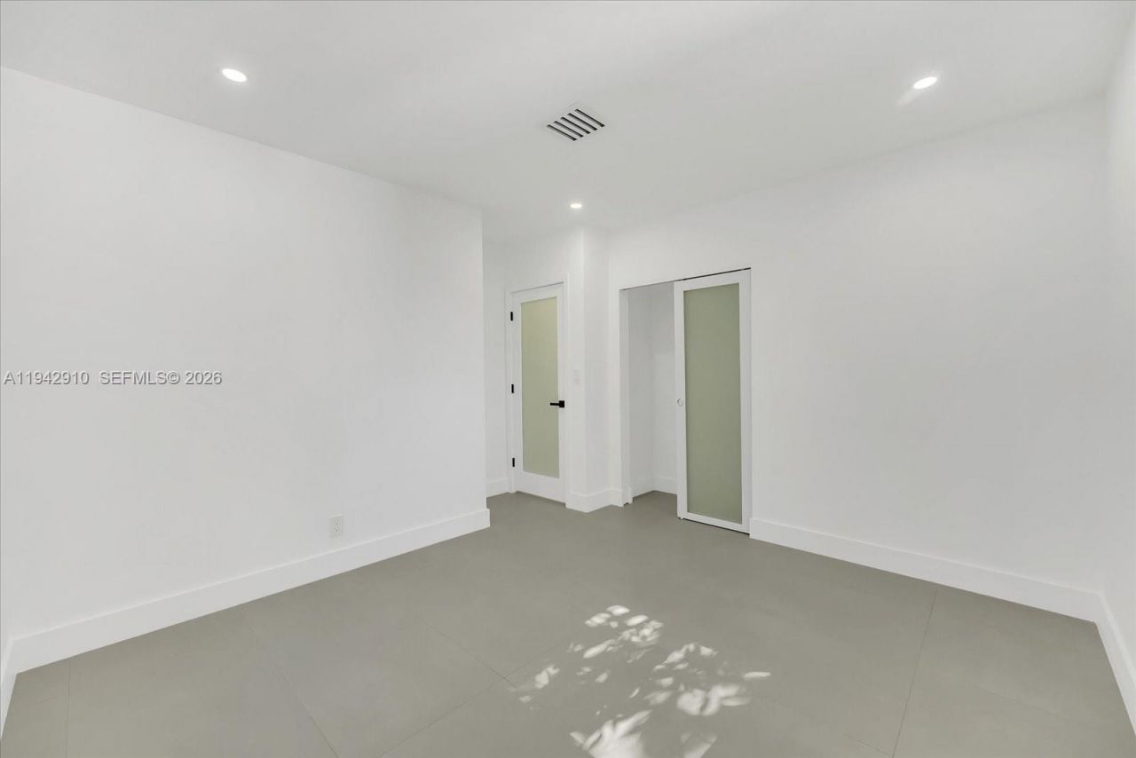 1110 NW 183rd St , Miami Gardens, FL 33169 Photo