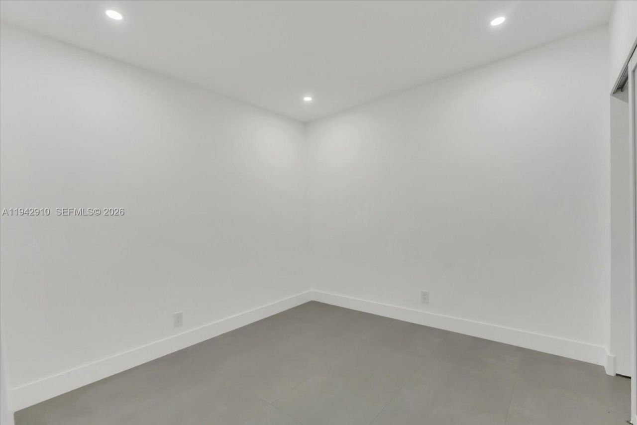 1110 NW 183rd St , Miami Gardens, FL 33169 Photo