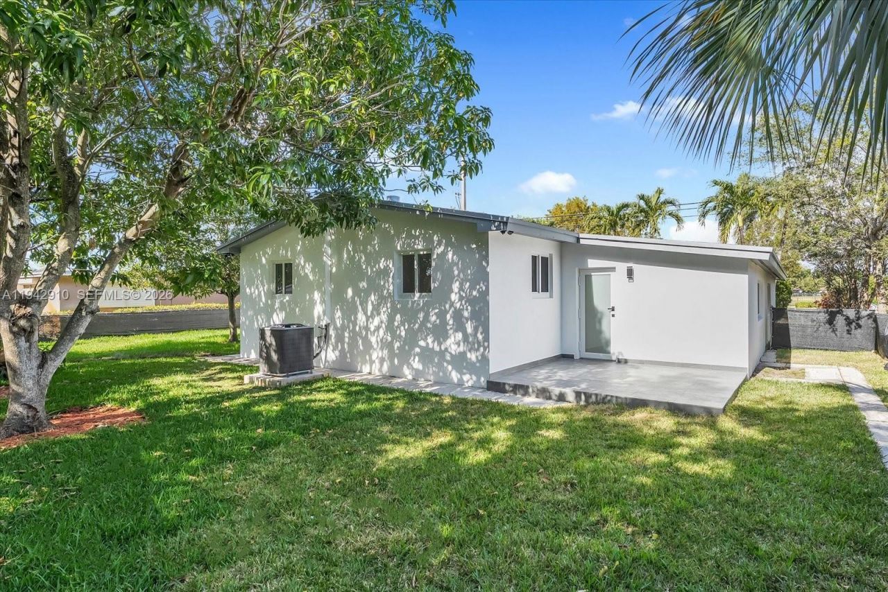 1110 NW 183rd St , Miami Gardens, FL 33169 Photo