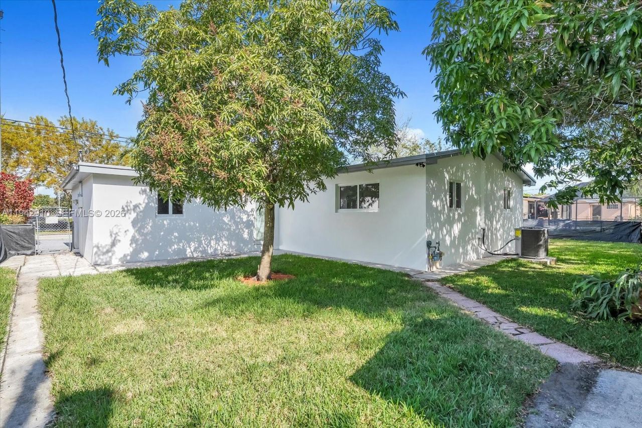 1110 NW 183rd St , Miami Gardens, FL 33169 Photo