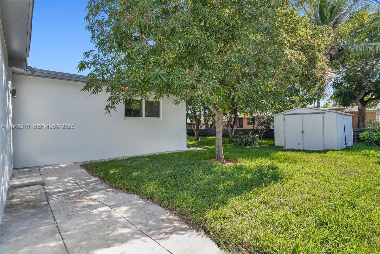 1110 NW 183rd St , Miami Gardens, FL 33169 Photo