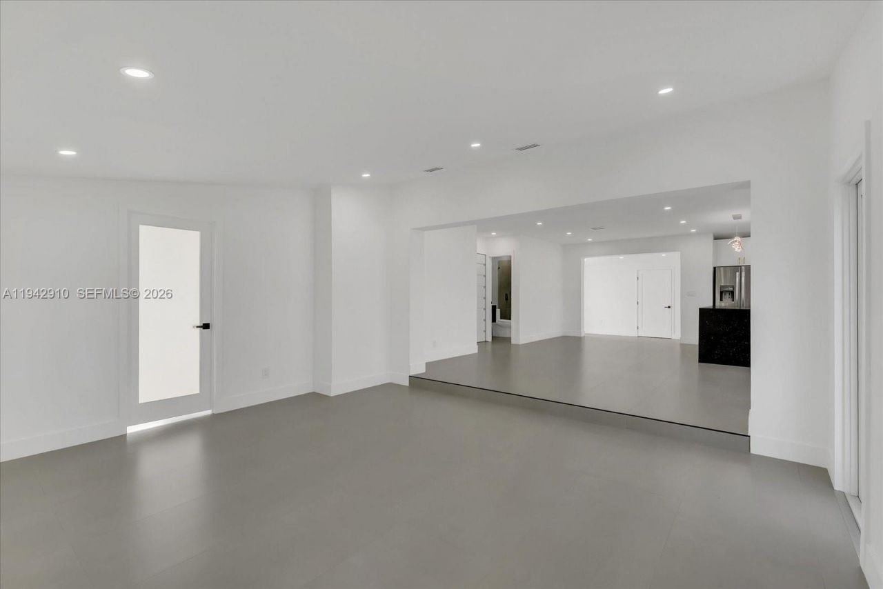 1110 NW 183rd St , Miami Gardens, FL 33169 Photo