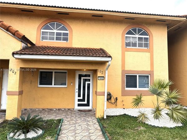 3375 W 76th St, Unit 102, Hialeah, FL 33018