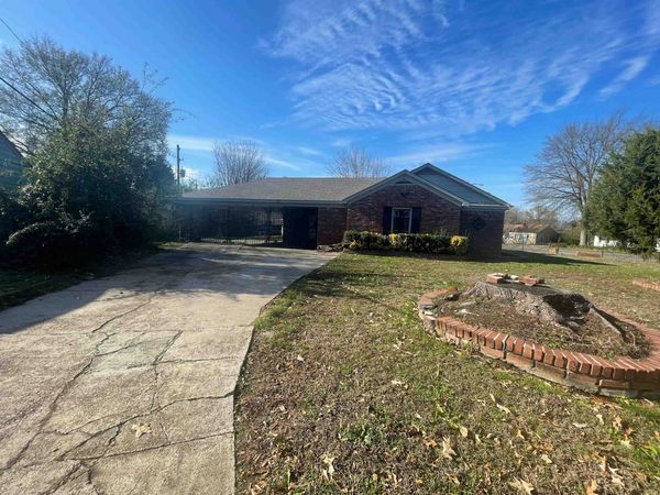 271 W BROOKS RD, Memphis, TN 38109