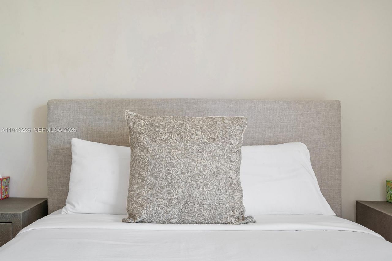 17555 Atlantic Blvd, Unit 508, Sunny Isles Beach, FL 33160 Photo