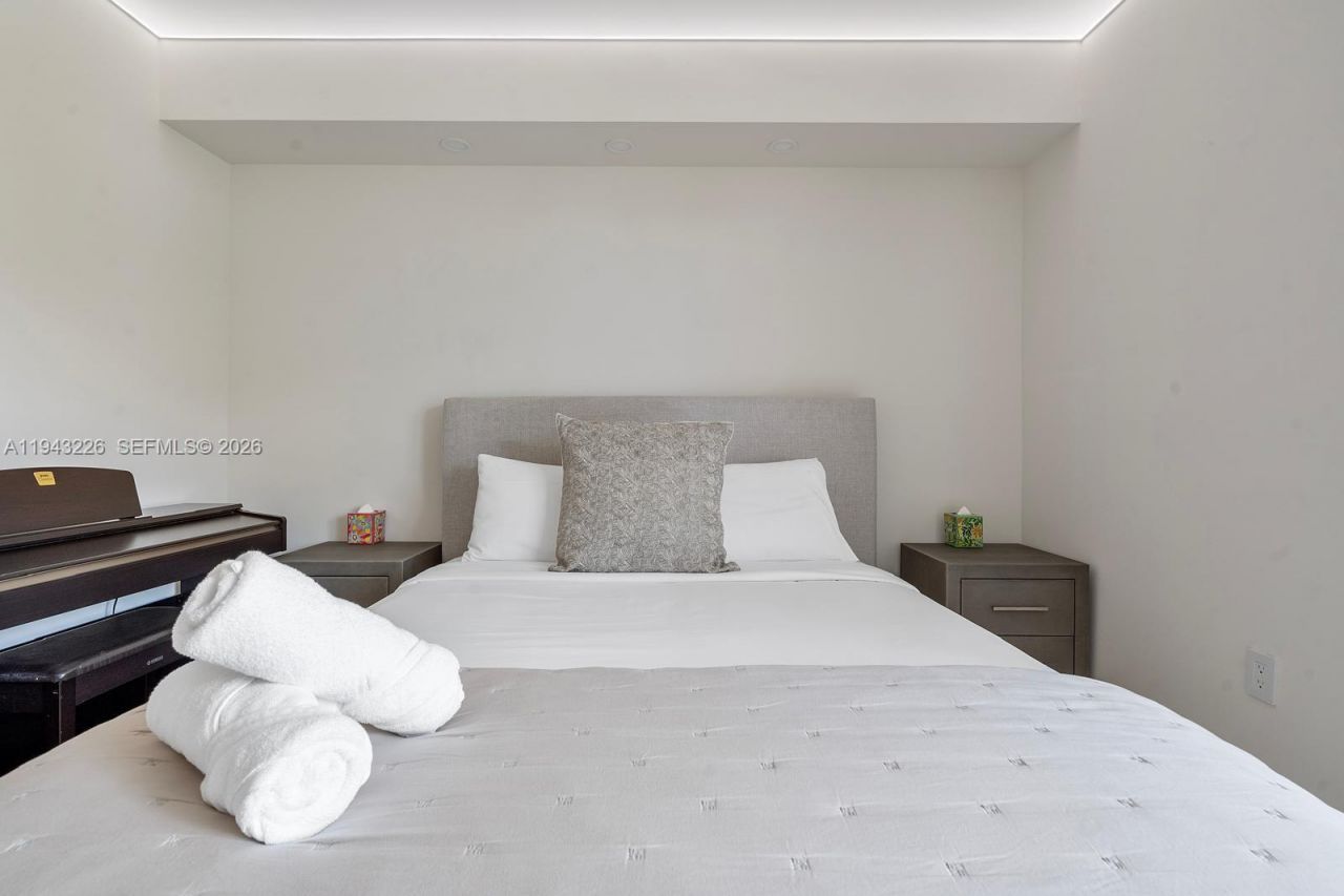 17555 Atlantic Blvd, Unit 508, Sunny Isles Beach, FL 33160 Photo