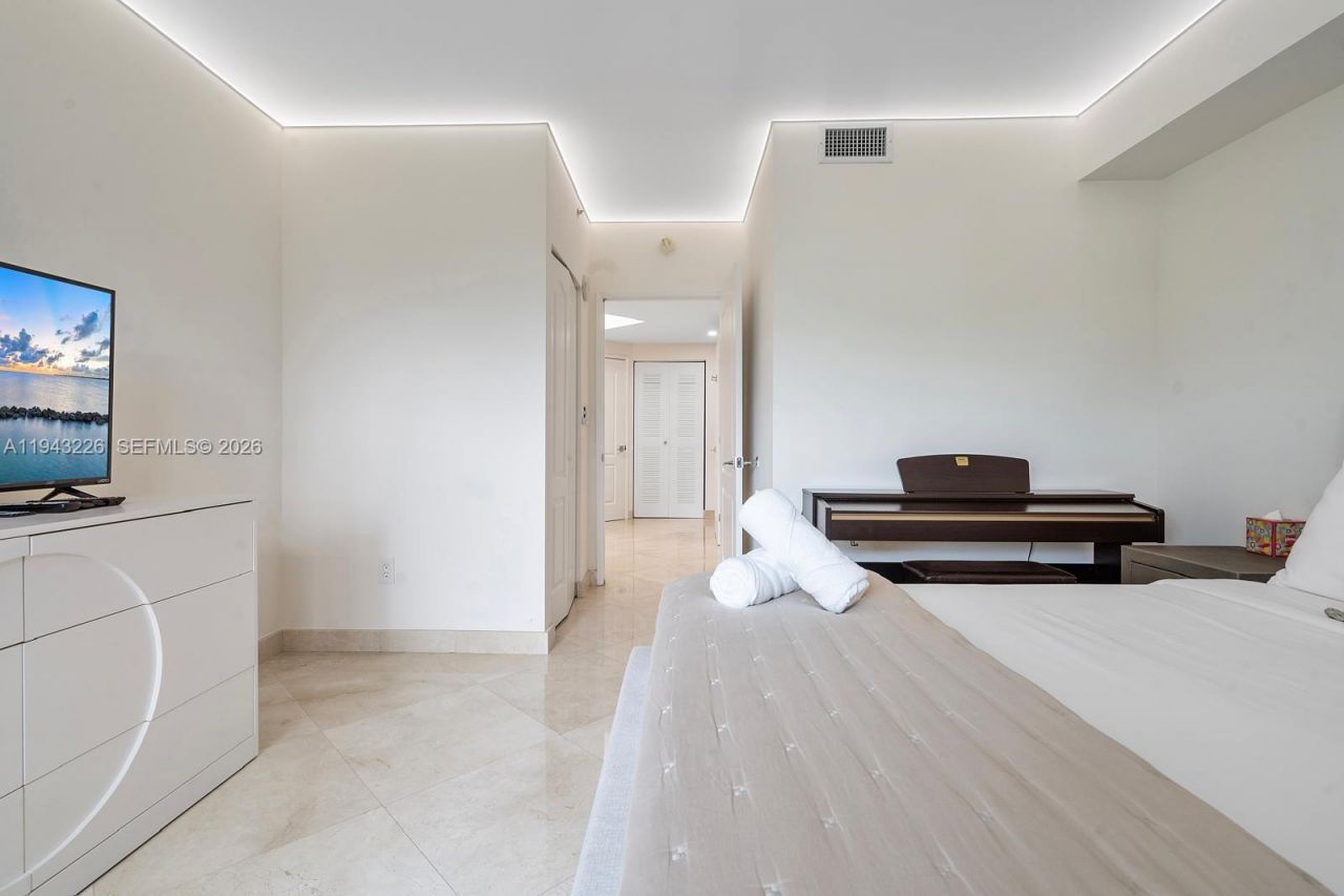 17555 Atlantic Blvd, Unit 508, Sunny Isles Beach, FL 33160 Photo