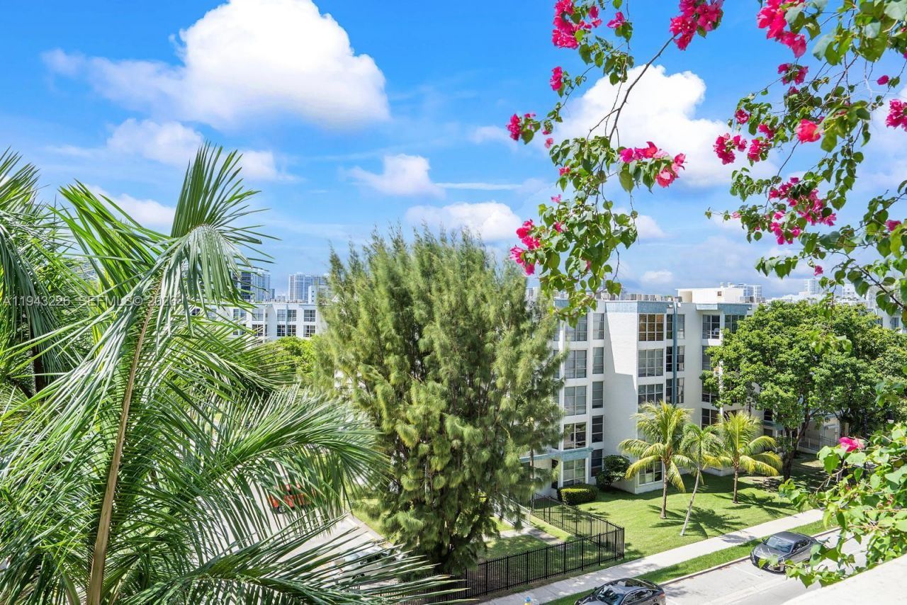 17555 Atlantic Blvd, Unit 508, Sunny Isles Beach, FL 33160 Photo