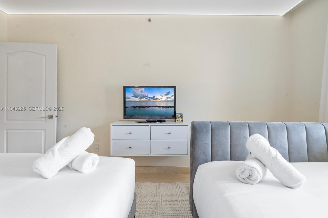 17555 Atlantic Blvd, Unit 508, Sunny Isles Beach, FL 33160 Photo