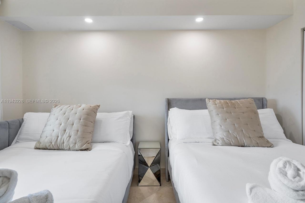 17555 Atlantic Blvd, Unit 508, Sunny Isles Beach, FL 33160 Photo