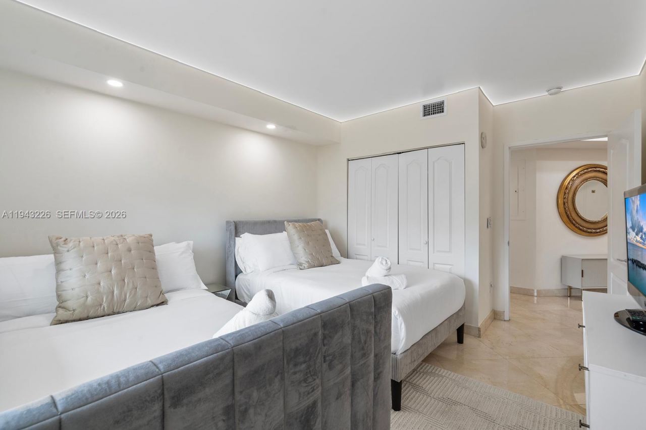 17555 Atlantic Blvd, Unit 508, Sunny Isles Beach, FL 33160 Photo