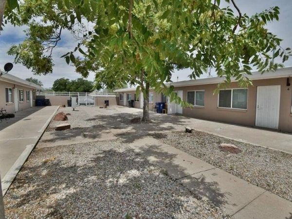 308 Charleston Street NE, Albuquerque, NM 87108