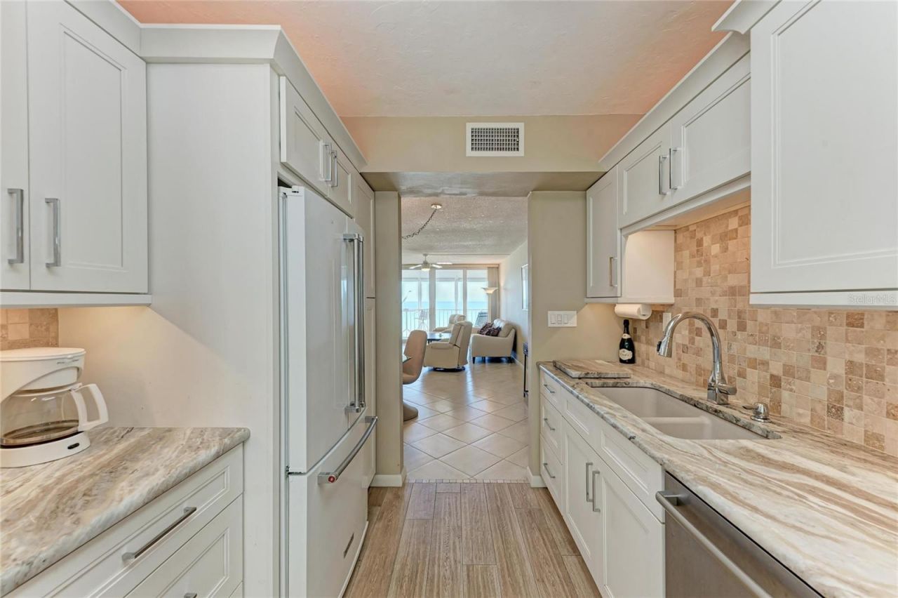 5200 Gulf Drive, Unit 302, Holmes Beach, FL 34217 Photo