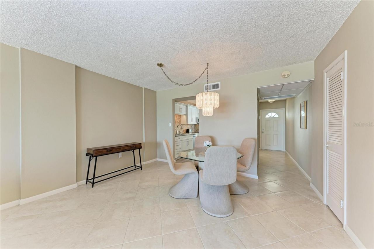5200 Gulf Drive, Unit 302, Holmes Beach, FL 34217 Photo