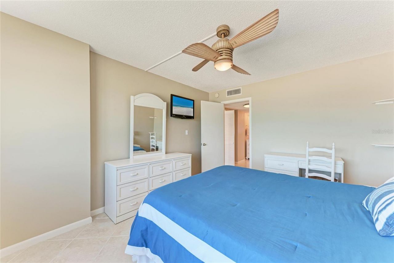 5200 Gulf Drive, Unit 302, Holmes Beach, FL 34217 Photo