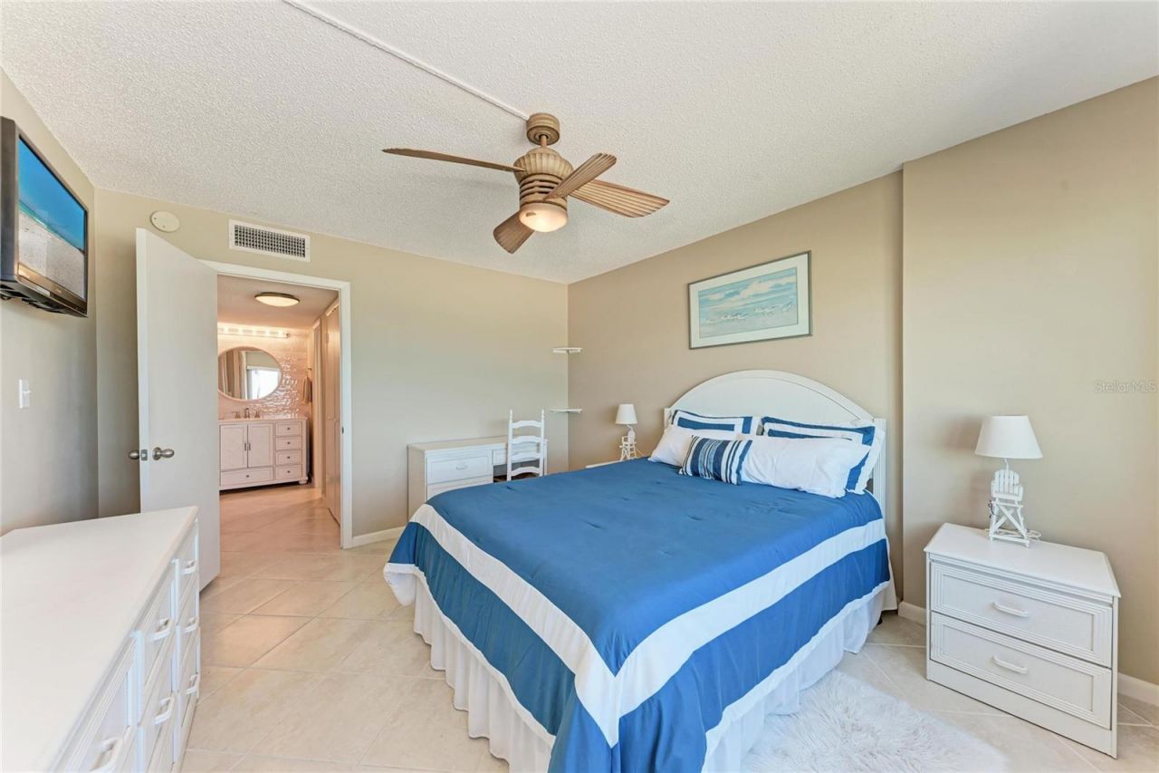 5200 Gulf Drive, Unit 302, Holmes Beach, FL 34217 Photo