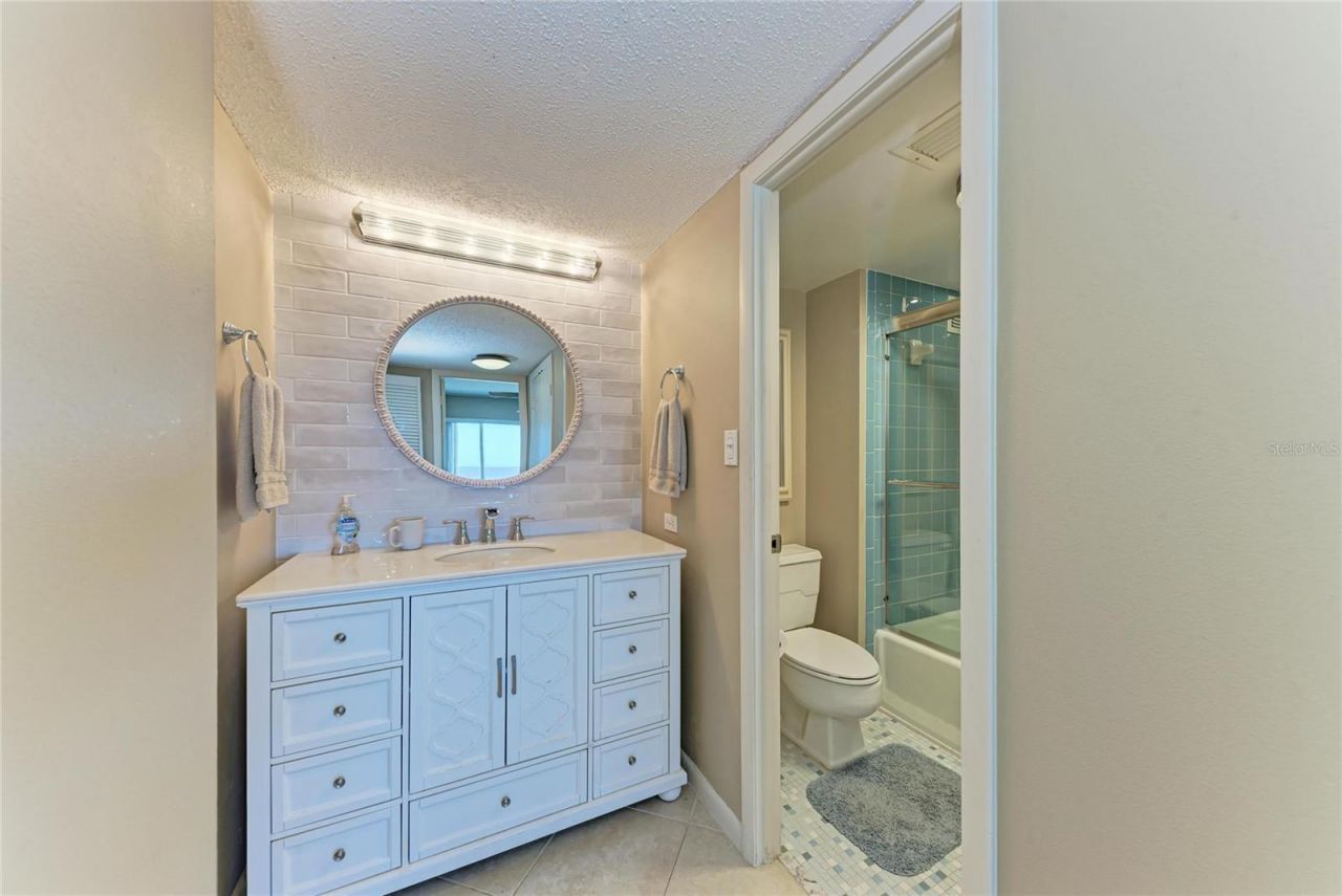 5200 Gulf Drive, Unit 302, Holmes Beach, FL 34217 Photo