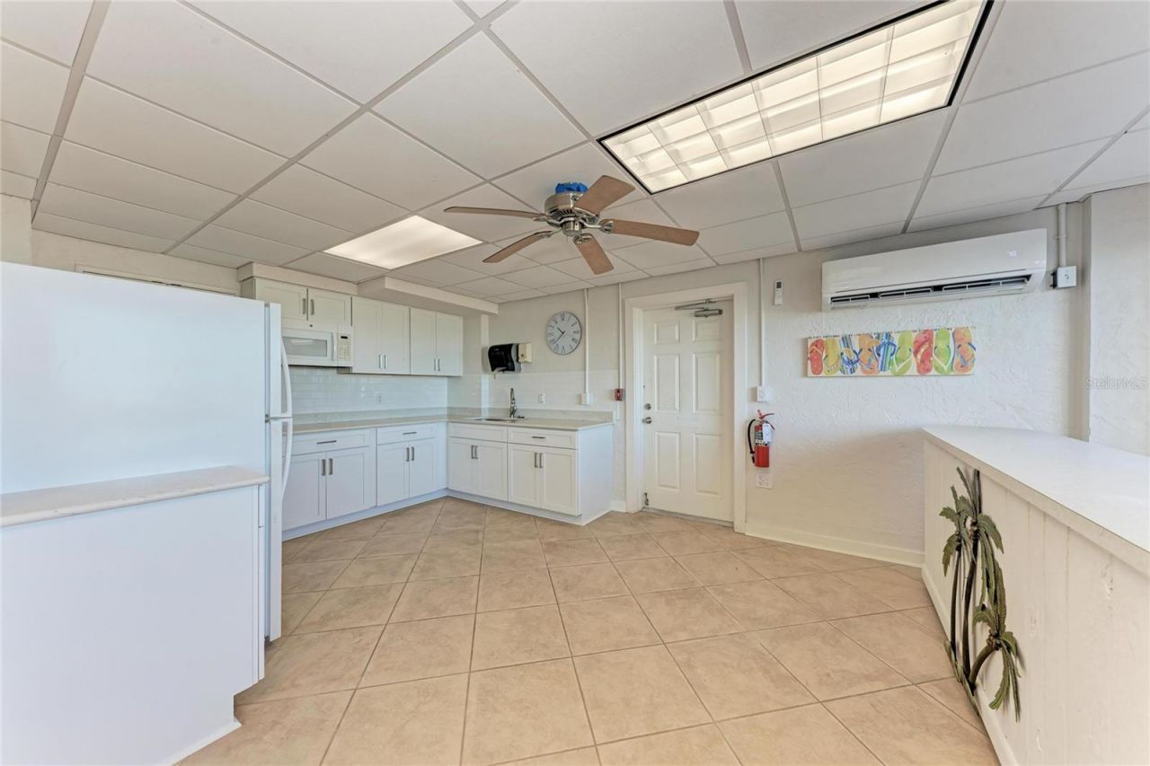 5200 Gulf Drive, Unit 302, Holmes Beach, FL 34217 Photo