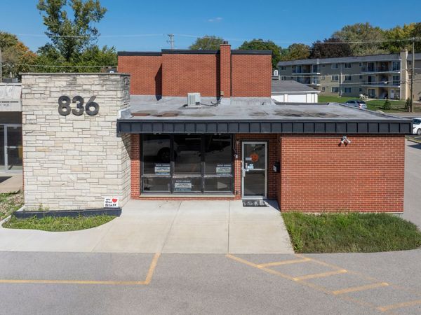 836 S Northwest Highway, Unit 0101211031, Barrington, IL 60010