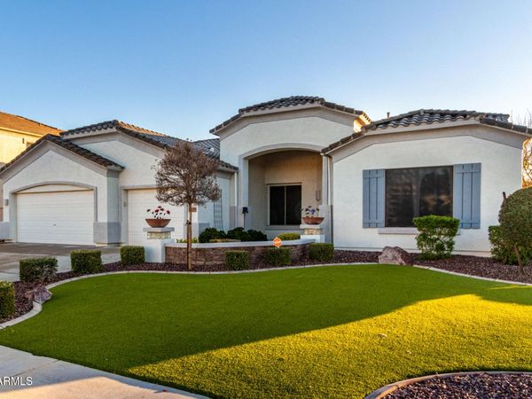 2705 S TUCANA Court, Gilbert, AZ 85295