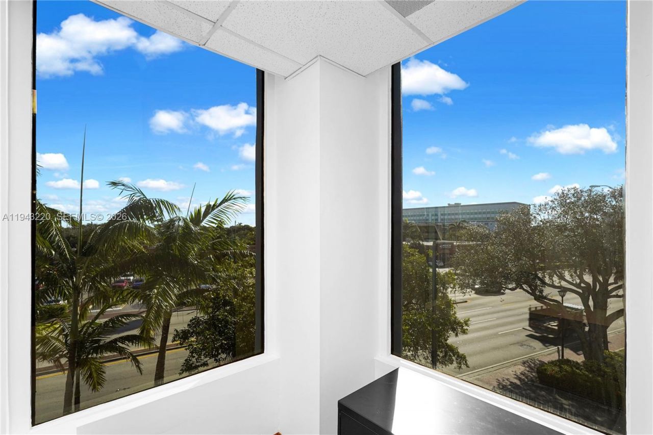 12550 Biscayne Blvd , Unit 304B, North Miami, FL 33181 Photo