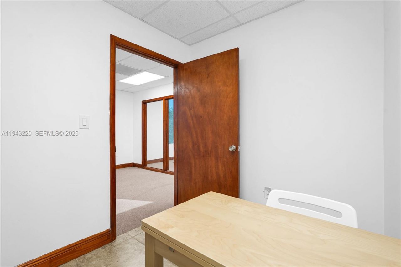 12550 Biscayne Blvd , Unit 304B, North Miami, FL 33181 Photo