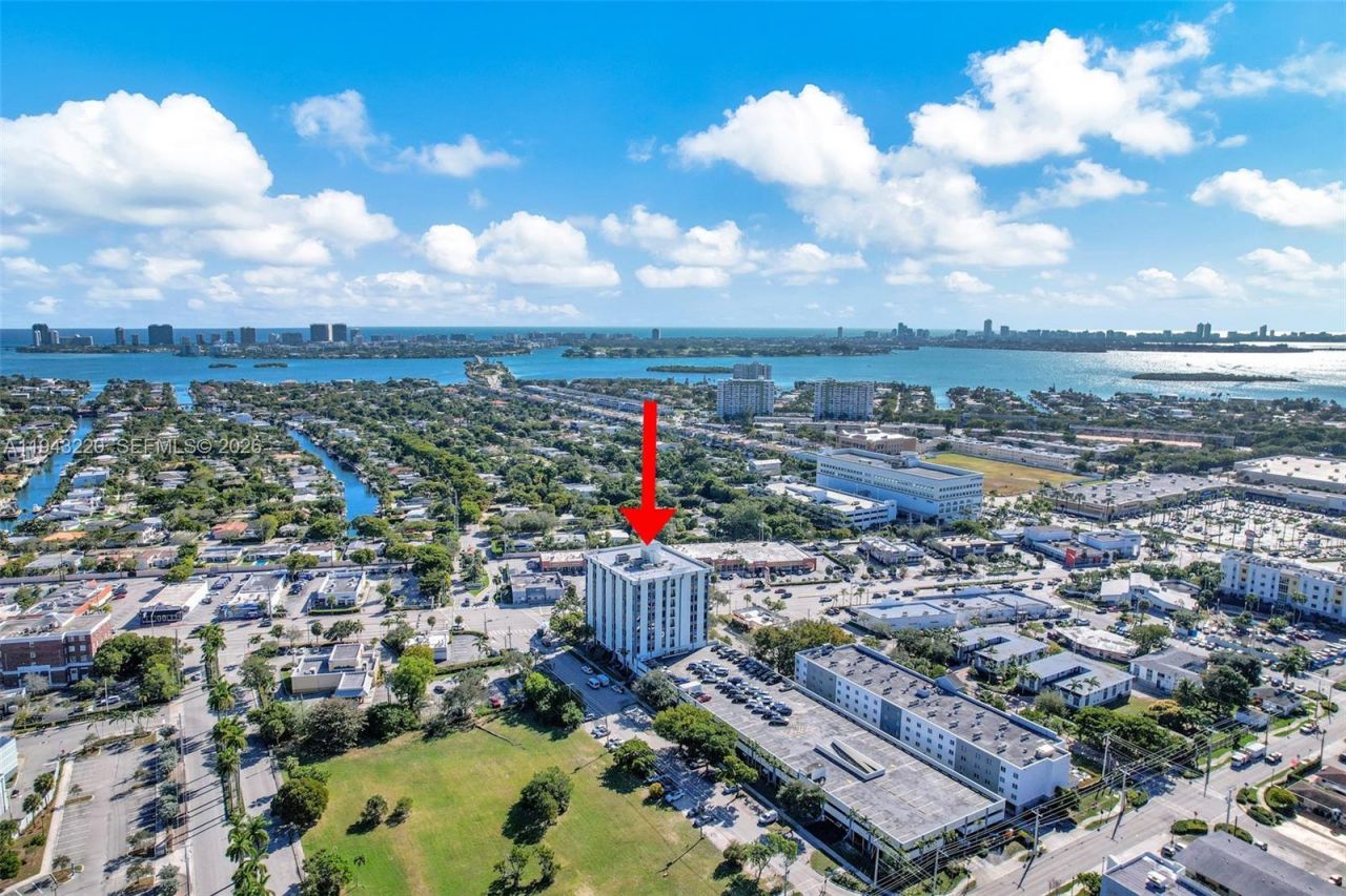 12550 Biscayne Blvd , Unit 304B, North Miami, FL 33181 Photo
