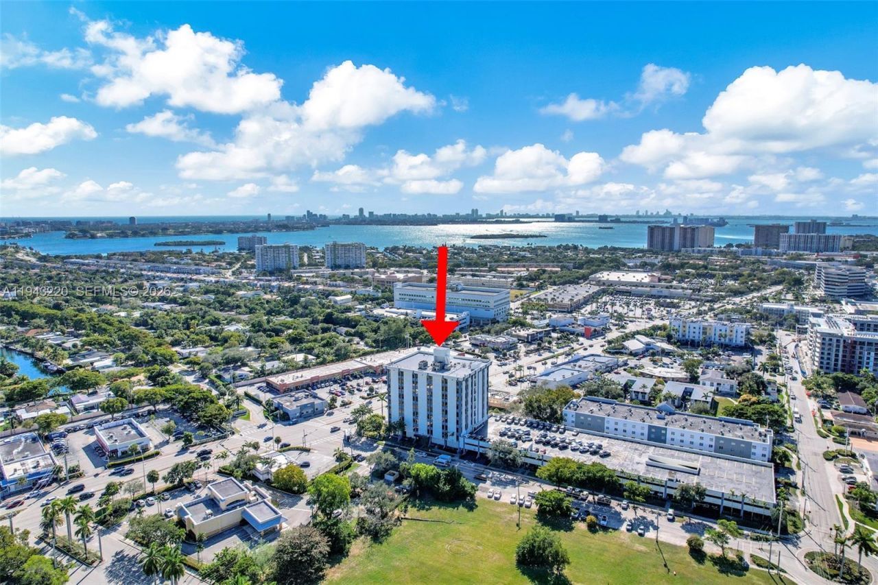 12550 Biscayne Blvd , Unit 304B, North Miami, FL 33181 Photo