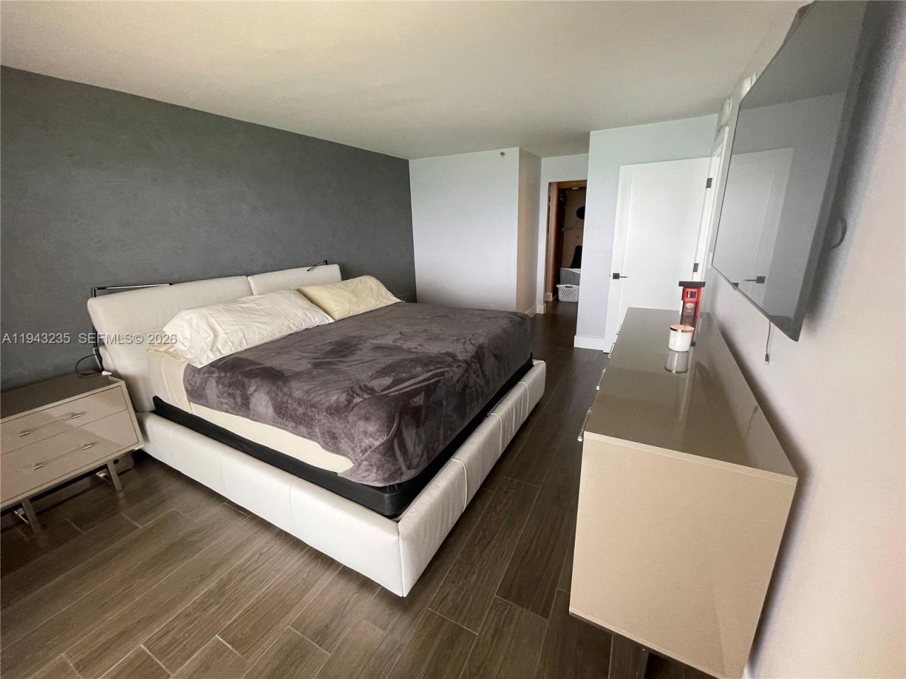 2555 Collins Ave , Unit 1409, Miami Beach, FL 33140 Photo