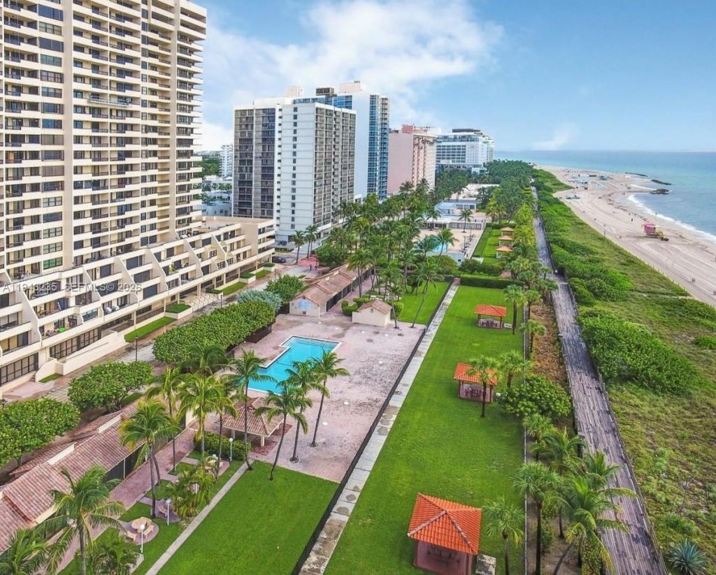 2555 Collins Ave , Unit 1409, Miami Beach, FL 33140 Photo