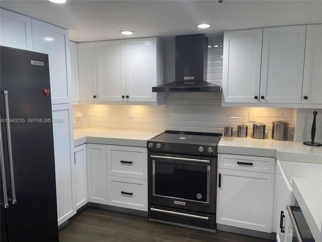 2555 Collins Ave , Unit 1409, Miami Beach, FL 33140 Photo