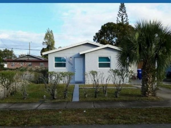 2627 NW 3rd St, Pompano Beach, FL 33069
