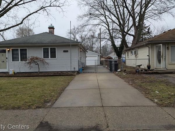 18285 Deering Street N, Livonia, MI 48152