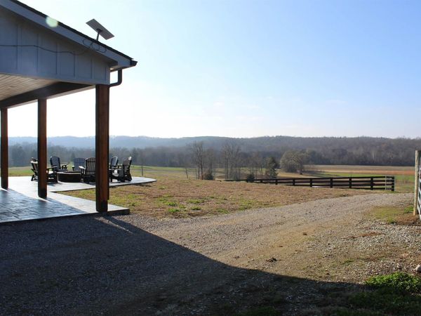 1275 NANCE BEND RD, Clifton, TN 38425
