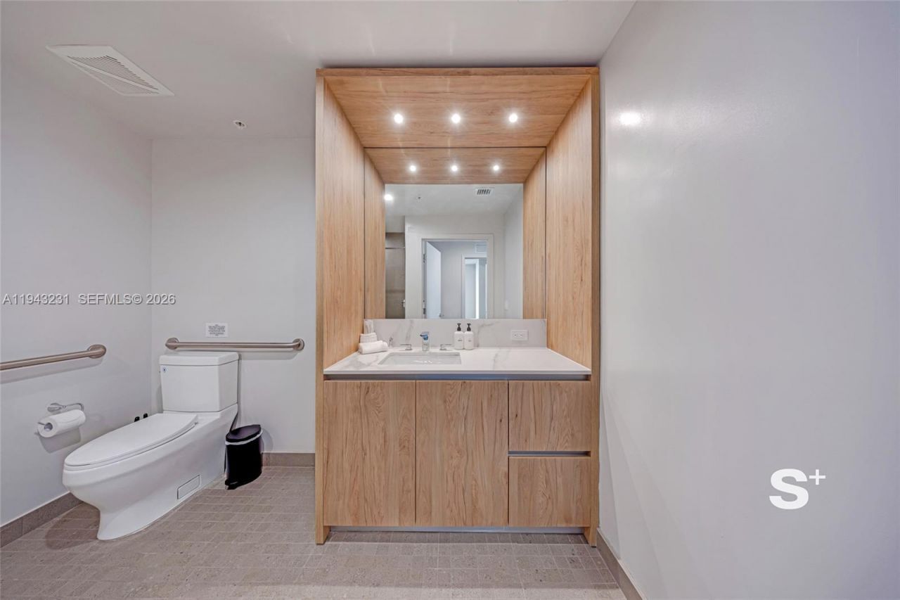 11 NE 6th St, Unit 2307, Miami, FL 33132 Photo