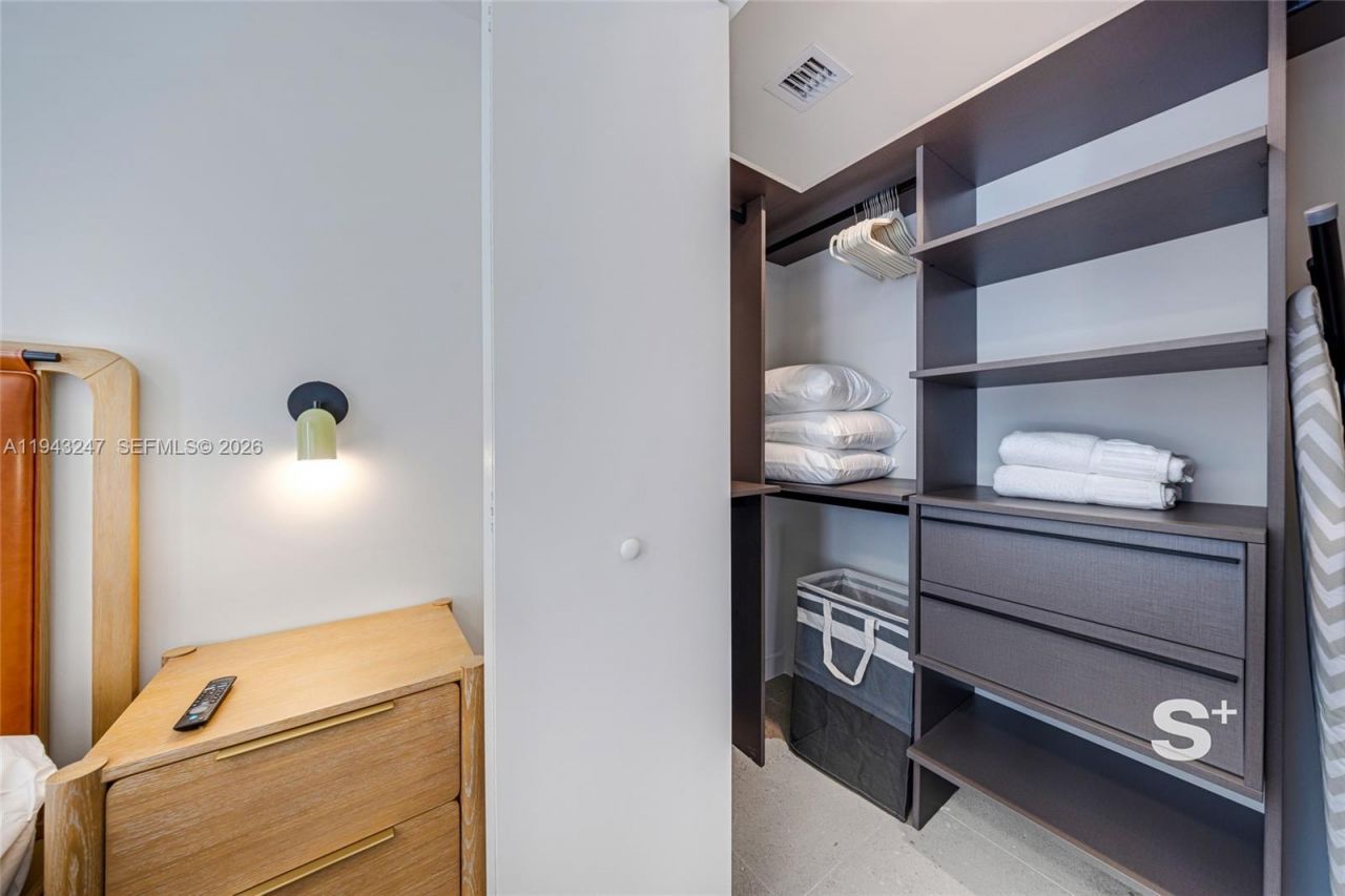 11 NE 6th St, Unit 2903, Miami, FL 33132 Photo