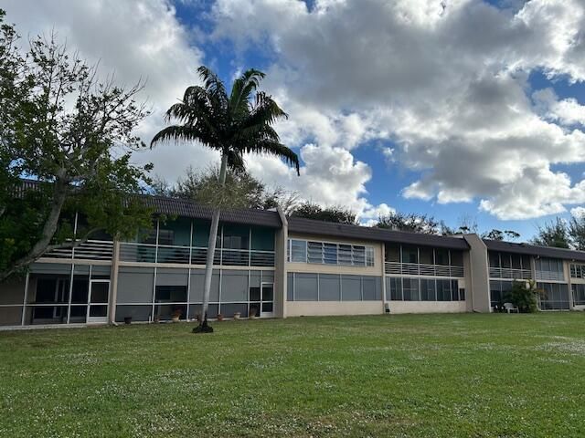 158 Lake Constance Drive, West Palm Beach, FL 33411 Photo