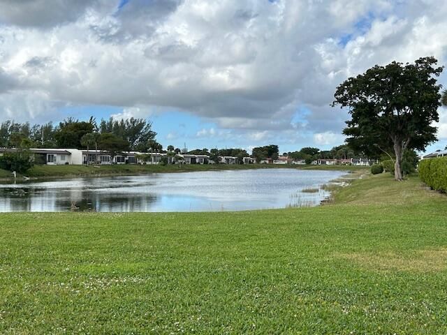 158 Lake Constance Drive, West Palm Beach, FL 33411 Photo