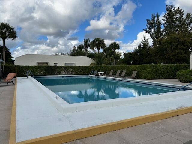 158 Lake Constance Drive, West Palm Beach, FL 33411 Photo