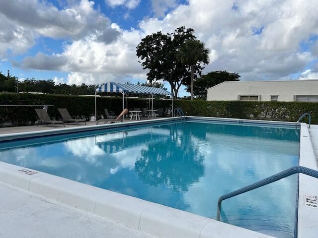 158 Lake Constance Drive, West Palm Beach, FL 33411 Photo