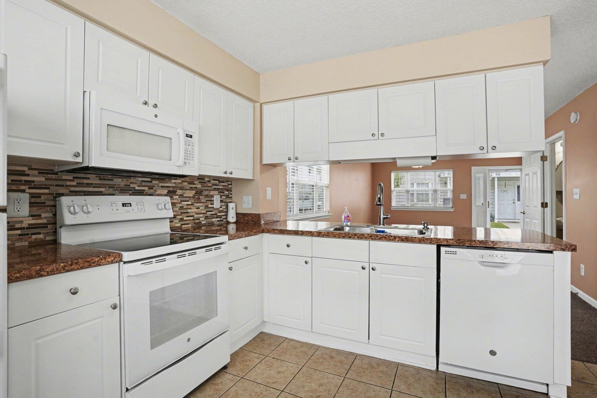 609 Sailbrooke Ct. Photo 13