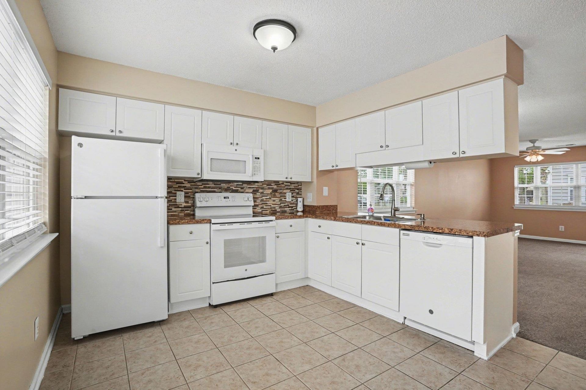 609 Sailbrooke Ct. Photo 14