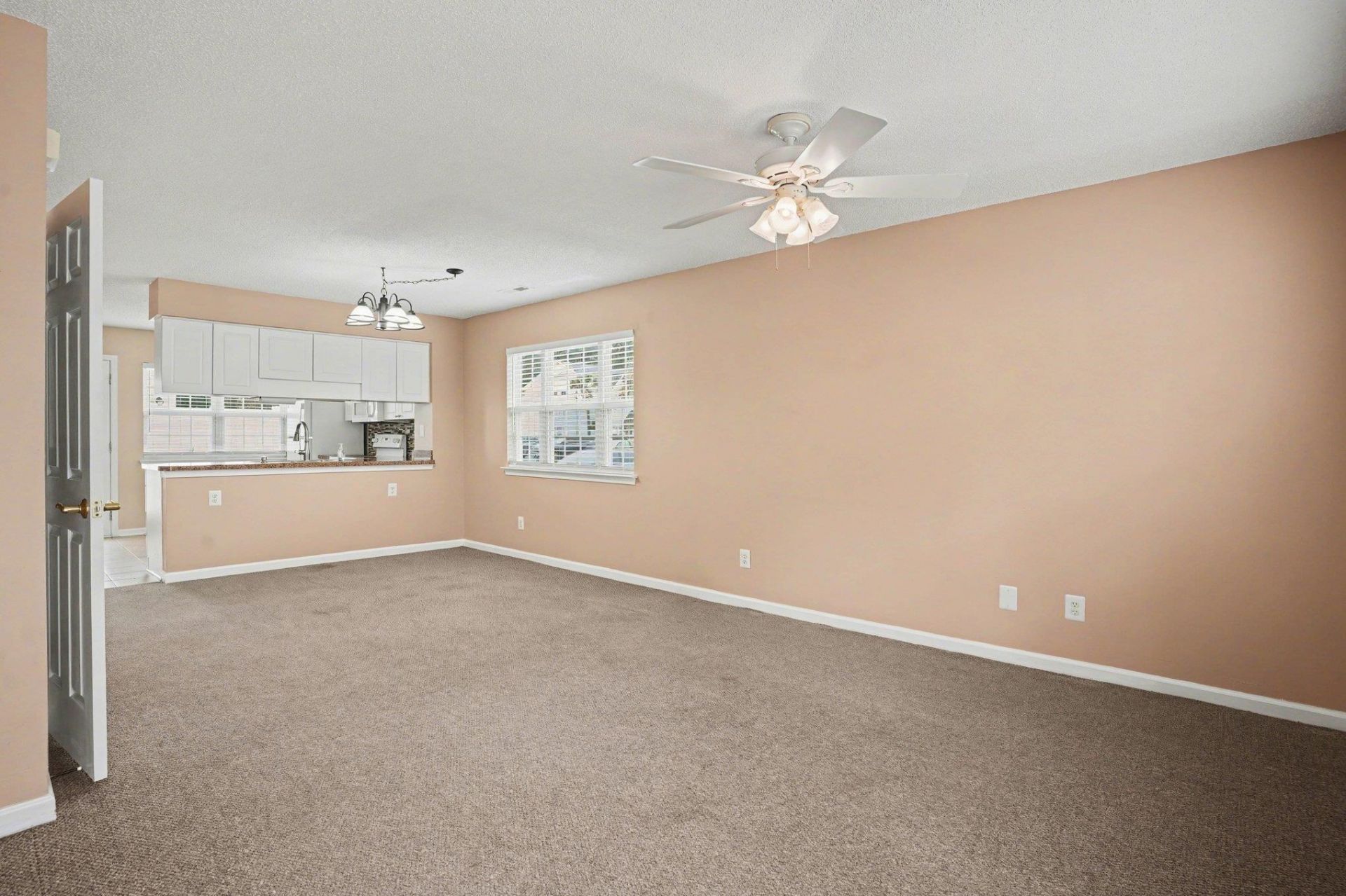 609 Sailbrooke Ct. Photo 6