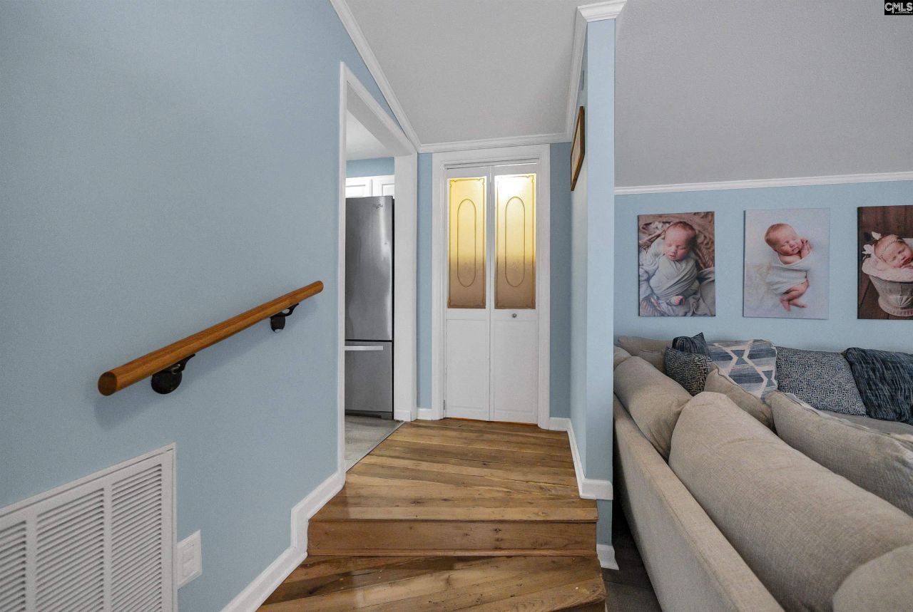 4652 Two Notch Road Photo 13