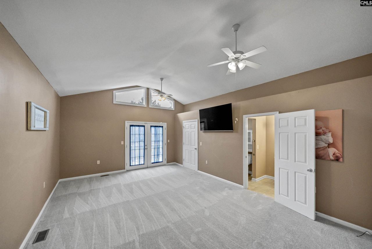 4652 Two Notch Road Photo 22