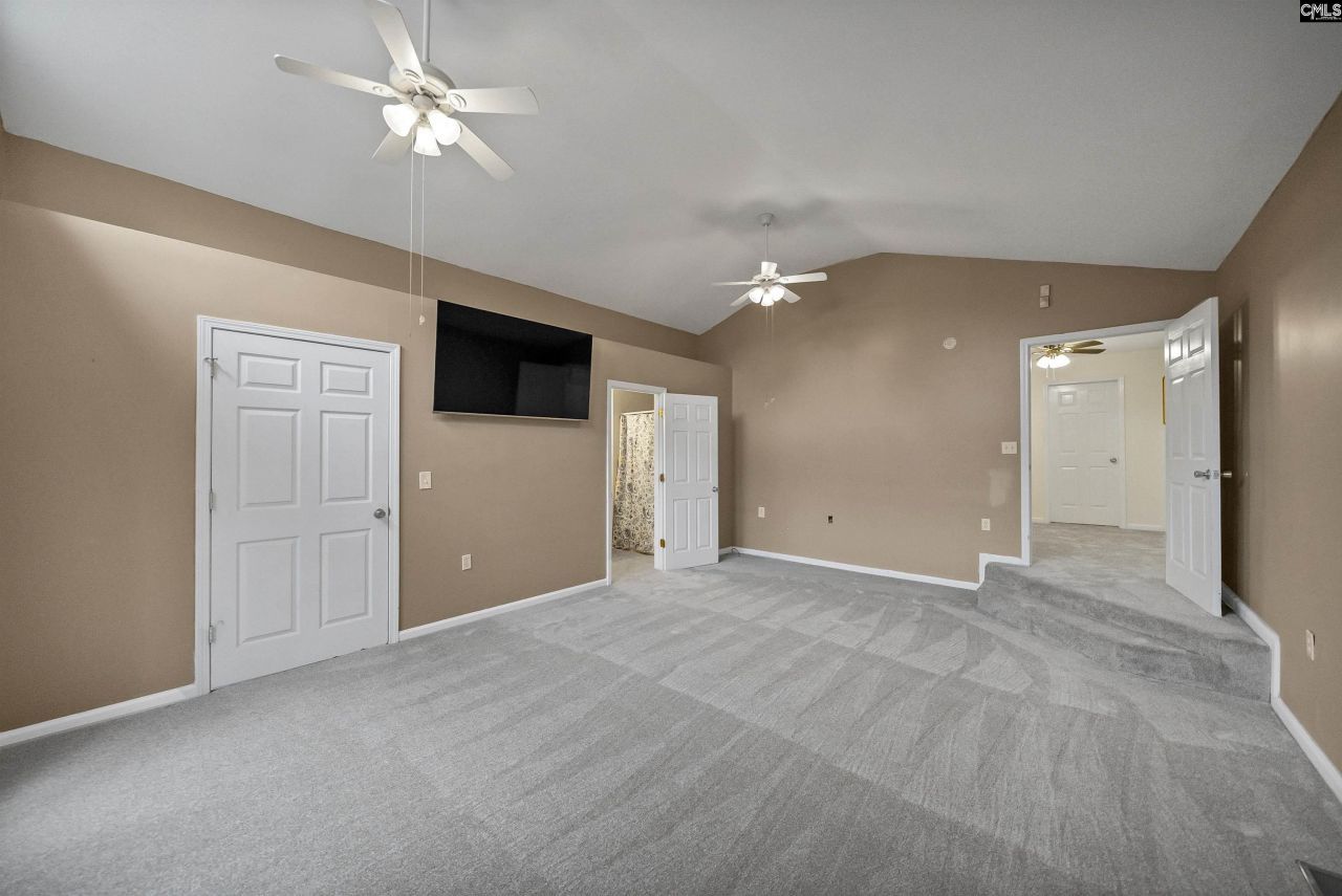 4652 Two Notch Road Photo 23