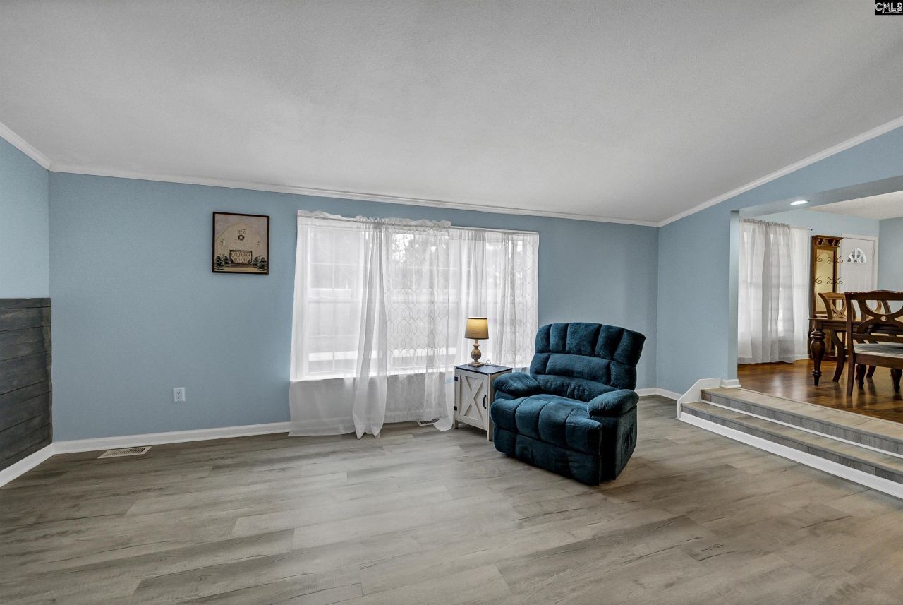 4652 Two Notch Road Photo 9