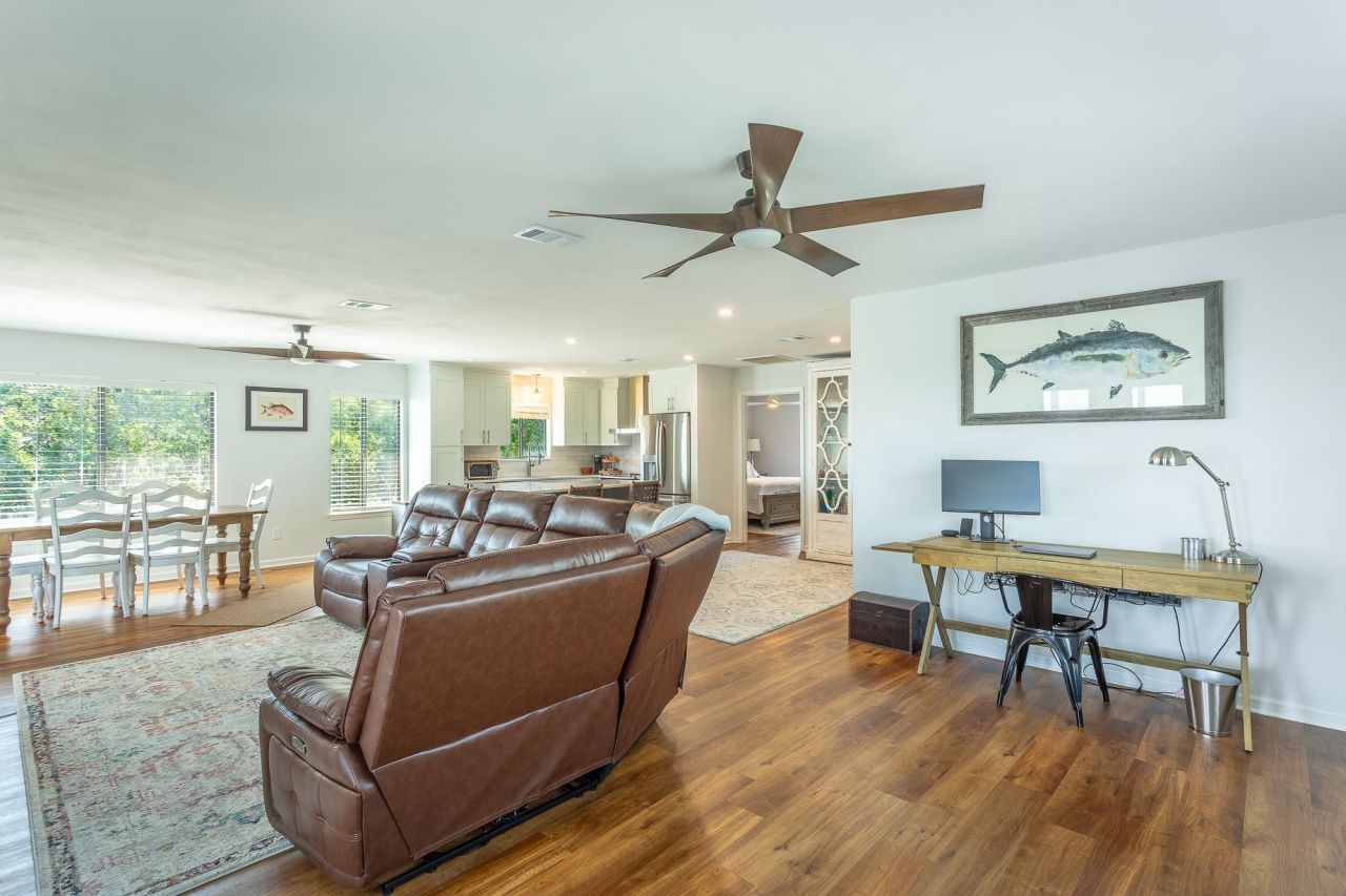 203 Harbor Circle, Alligator Point, FL 32346 Photo